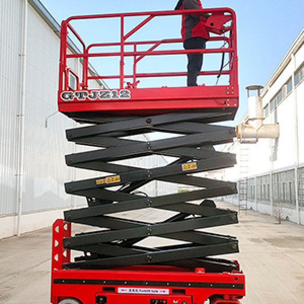 安康自行走升降机